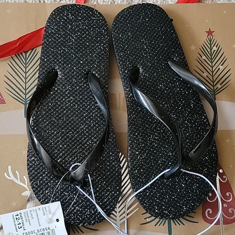 NWT!!! Kids Black sparkles Shoes